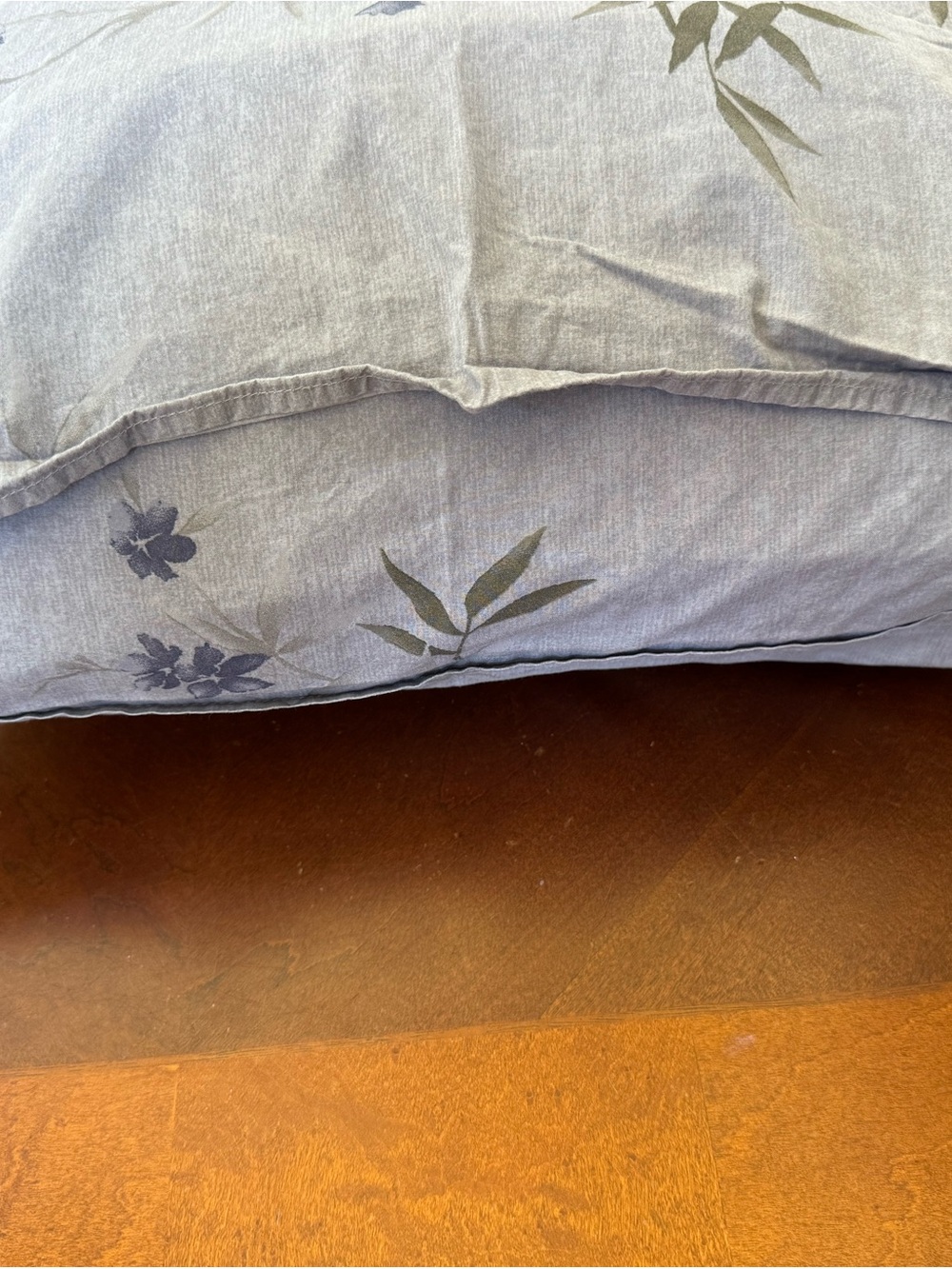 Calvin Klein Bamboo Flowers Pillowcase/Shams - Standard Size (2 cases) - Picture 4 of 6